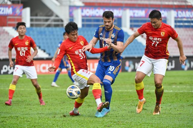 kaiyun体育官网-广州刷新纪录亚冠9连败  门将：尽管输球但在变好