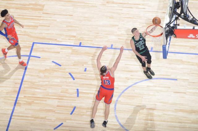 开云体育官网-12战11胜继续高歌！绿军的第八人轮换抢滩登陆